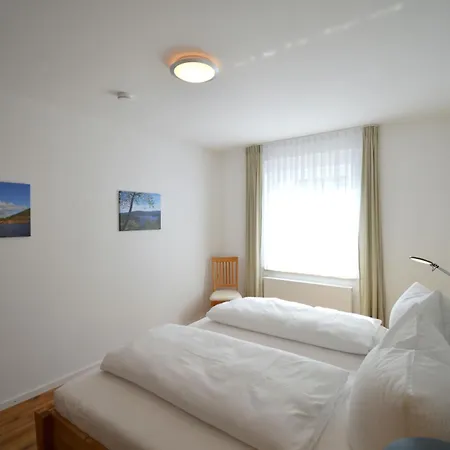 Pfeil * Nieder-Werbe