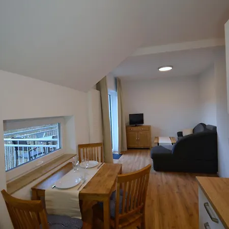 Pfeil Apartamento Nieder-Werbe